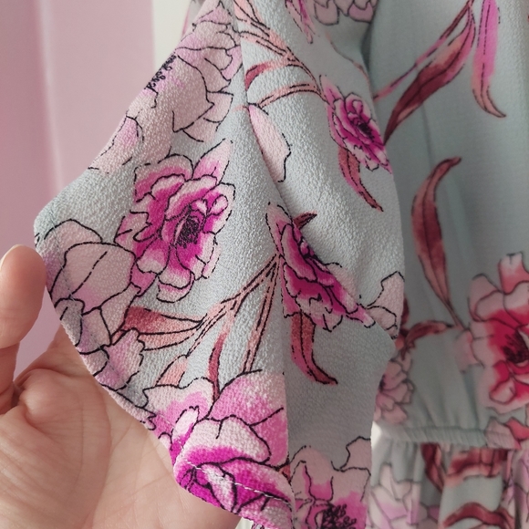 As U Wish Floral Flowy Split Flutter Sleeve Dress Sz S - Picture 5 of 11